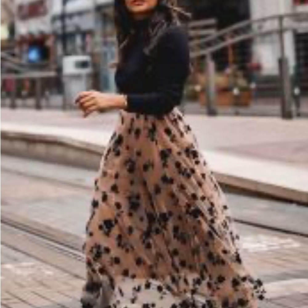 CHICWISH 3D POSY DOUBLE-LAYERED MESH MIDI SKIRT IN CARAMEL (L-XL)
